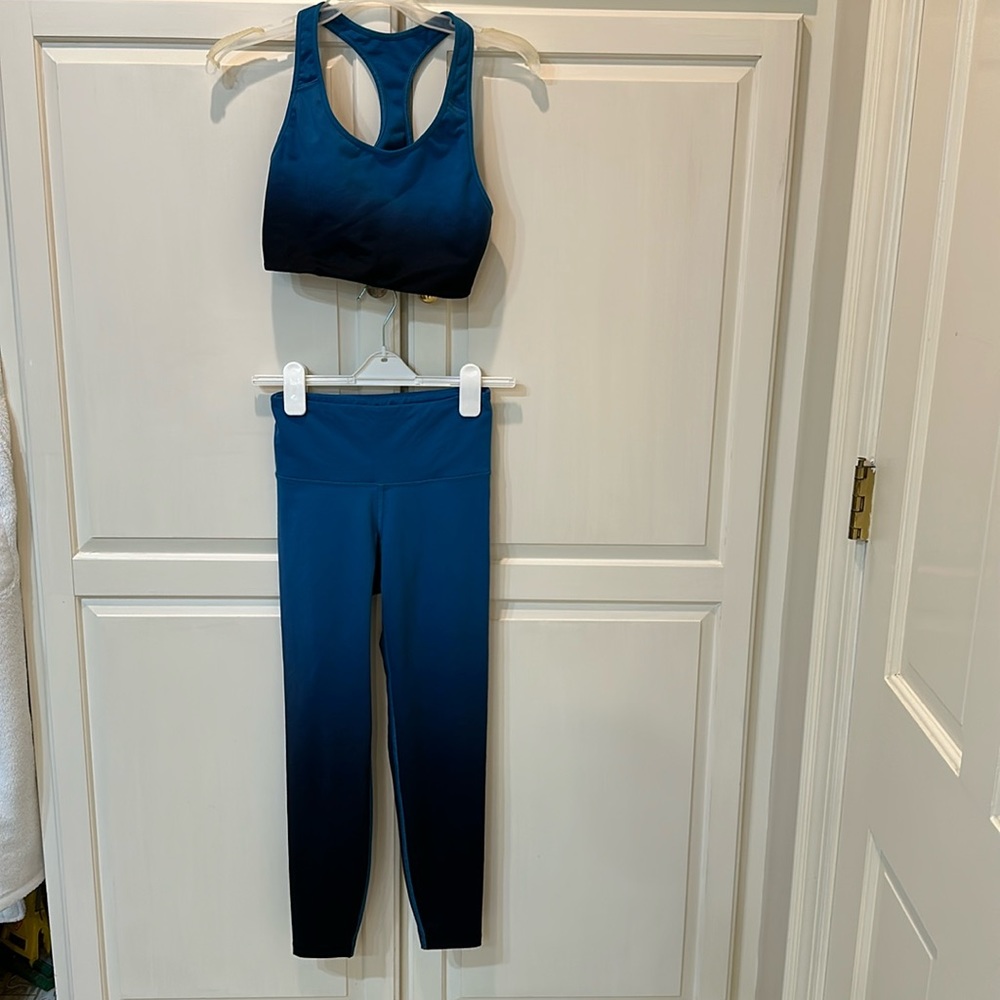 Old Navy Active Matching Sports Bra and Elevate Leggings